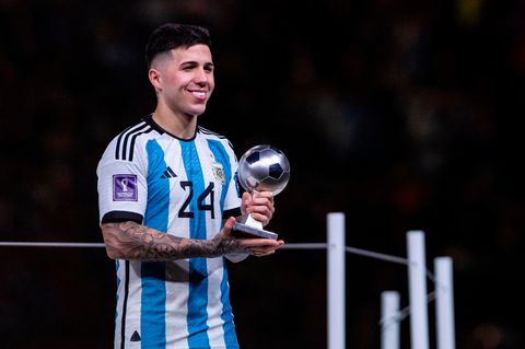 Argentiniens Enzo Fernández wurde zum besten Nachwuchsspieler der Weltmeisterschaft ausgezeichnet