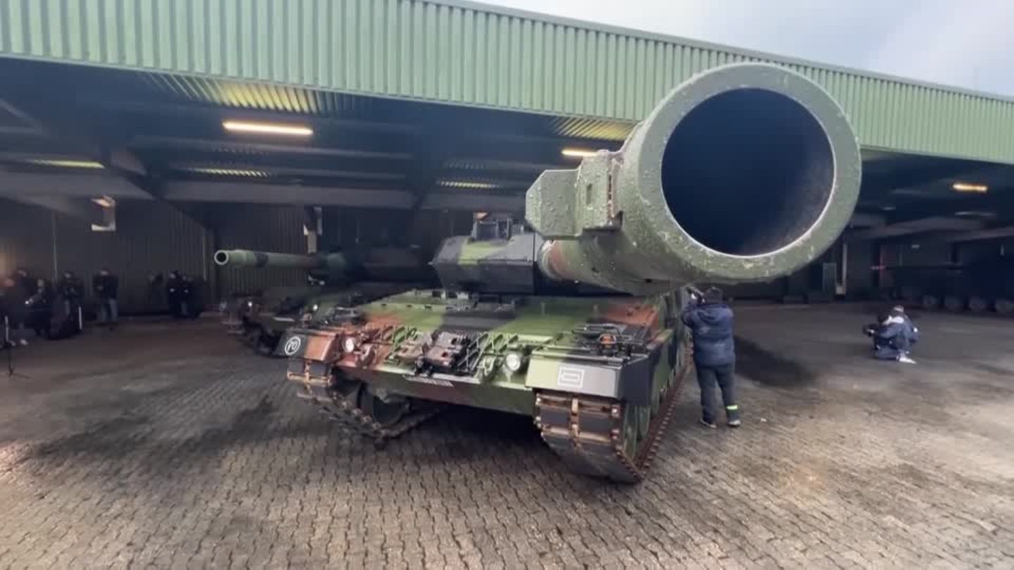 Video: Pistorius fordert schnellen Ersatz für Leopard-Kampfpanzer