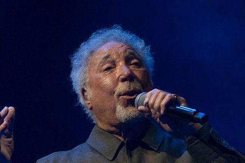 Der Song "Delilah" sei über einen Mann, "der die Kontrolle verliert", sagt Tom Jones. Foto: Joel C Ryan/Invision/AP/dpa