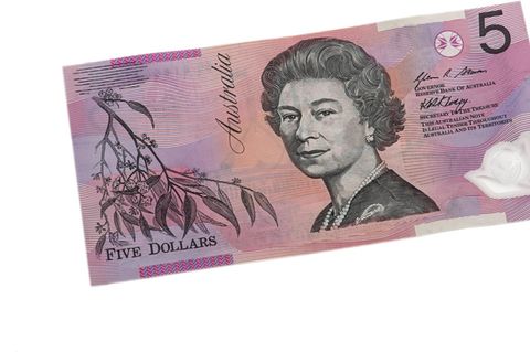 Australische Fünf-Dollar-Banknote mit der verstorbenen Queen Elizabeth