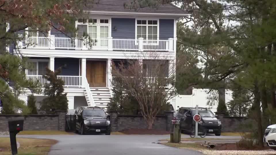 Video: Biden-Anwalt: FBI findet keine vertraulichen Dokumente in Strandhaus Video: Biden-Anwalt: FBI findet keine vertraulichen Dokumente in Strandhaus