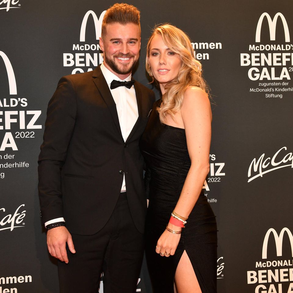 Vip News: "Bachelorette"-Sieger Alex Hindersmann und RTL-Moderatorin Laura Papendick werden Eltern