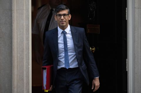 Der britische Premier Rishi Sunak auf dem Weg zum Unterhaus in Westminster, London, am 1. Februar. Auch unter ihm kommt das Land nicht zur Ruhe. 