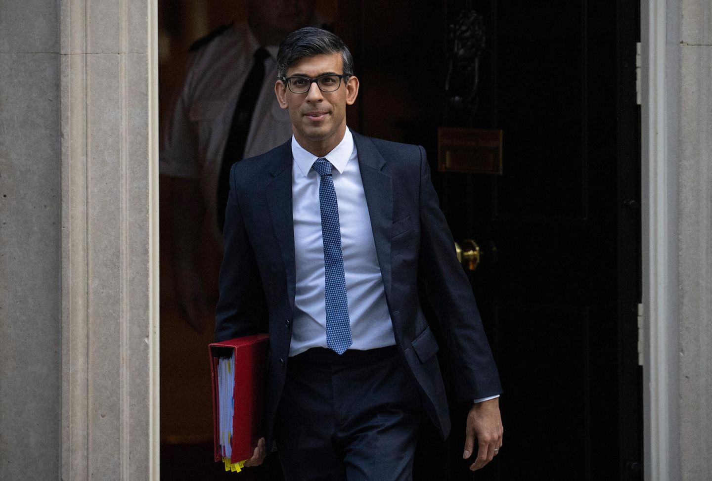 Rishi Sunak Der britische Premier Rishi Sunak auf dem Weg zum Unterhaus in Westminster, London, am 1. Februar. Auch unter ihm kommt das Land nicht zur Ruhe.