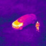 Schließlich soll auch ein Nachtsichtgerät nicht fehlen. Auch wenn sich dessen Einsatz-Notwendigkeit nicht auf den ersten Blick erschließt.