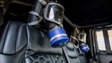 Auch eine optionale "Überlebens-Ausrüstung" kann geordert werden – inklusive Gasmasken "in Militärqualität", Unterkühlungsset und einem Erste-Hilfe-Paket.