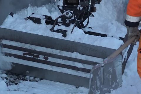 Video: Schnee legt Bahnverkehr in der Slowakei lahm