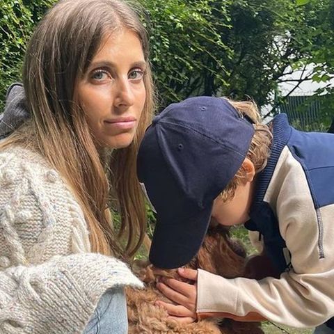 Cathy Hummels mit Hund Moon und Sohn Ludwig