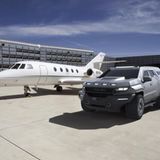 Als extrem sicheres Spielzeug der Superreichen macht er sich neben einem Privatjet besonders gut.