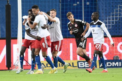 HSV-Profis jubeln über ein Tor