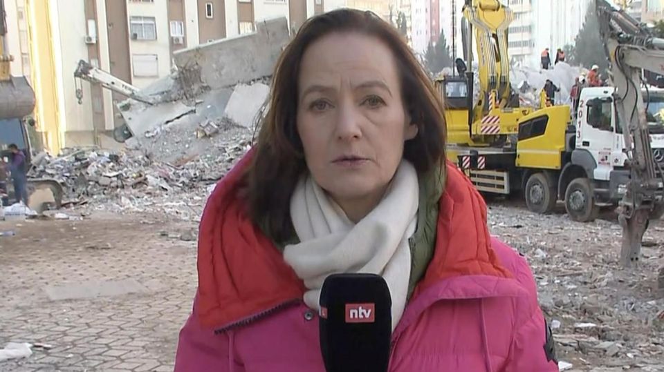 Reporterin über Rettungsaktionen nach Erdbeben: "Die Zeit läuft gegen die Retter"