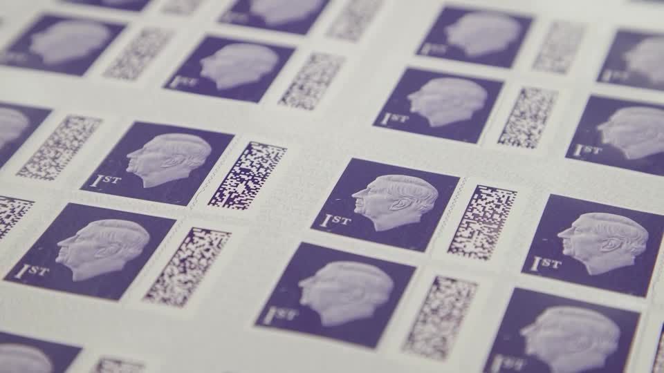 Video: König Charles III. jetzt auch als Briefmarke Video: König Charles III. jetzt auch als Briefmarke