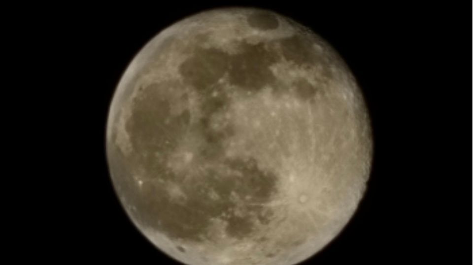 Samsung Galaxy S23 Ultra Zoom Mond