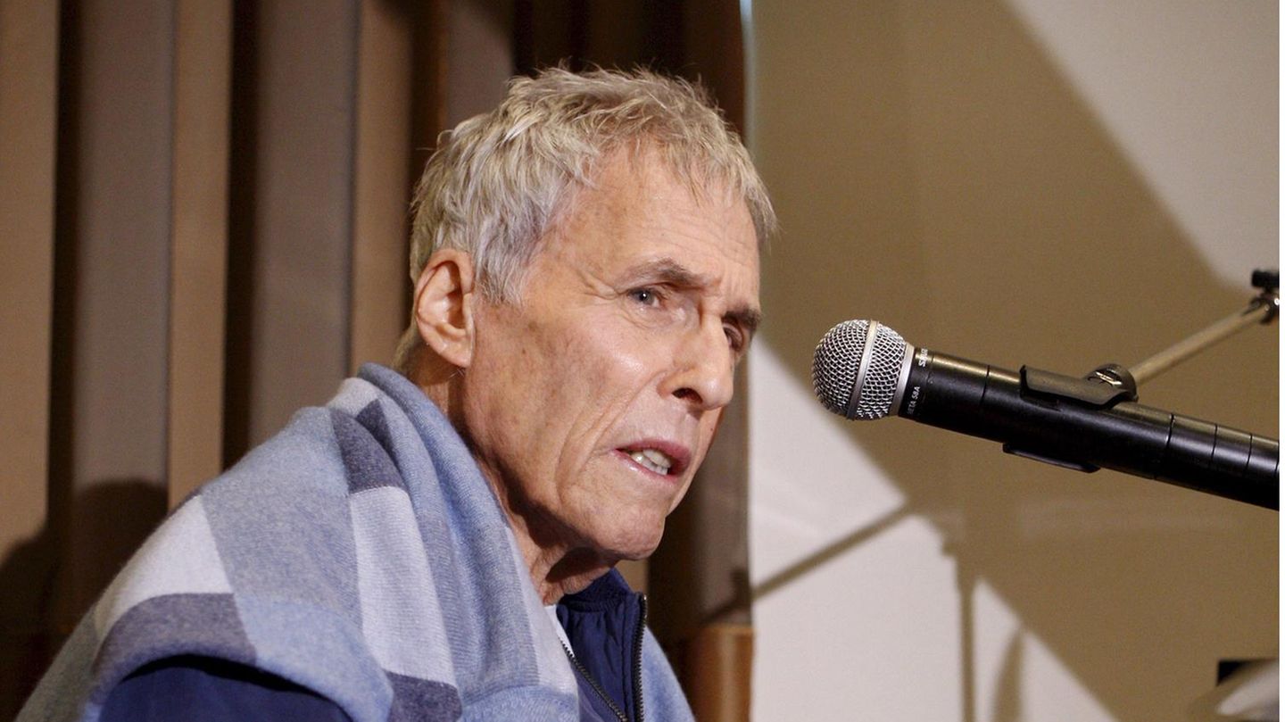 Burt Bacharach: legendary songwriter dies at the age of 94