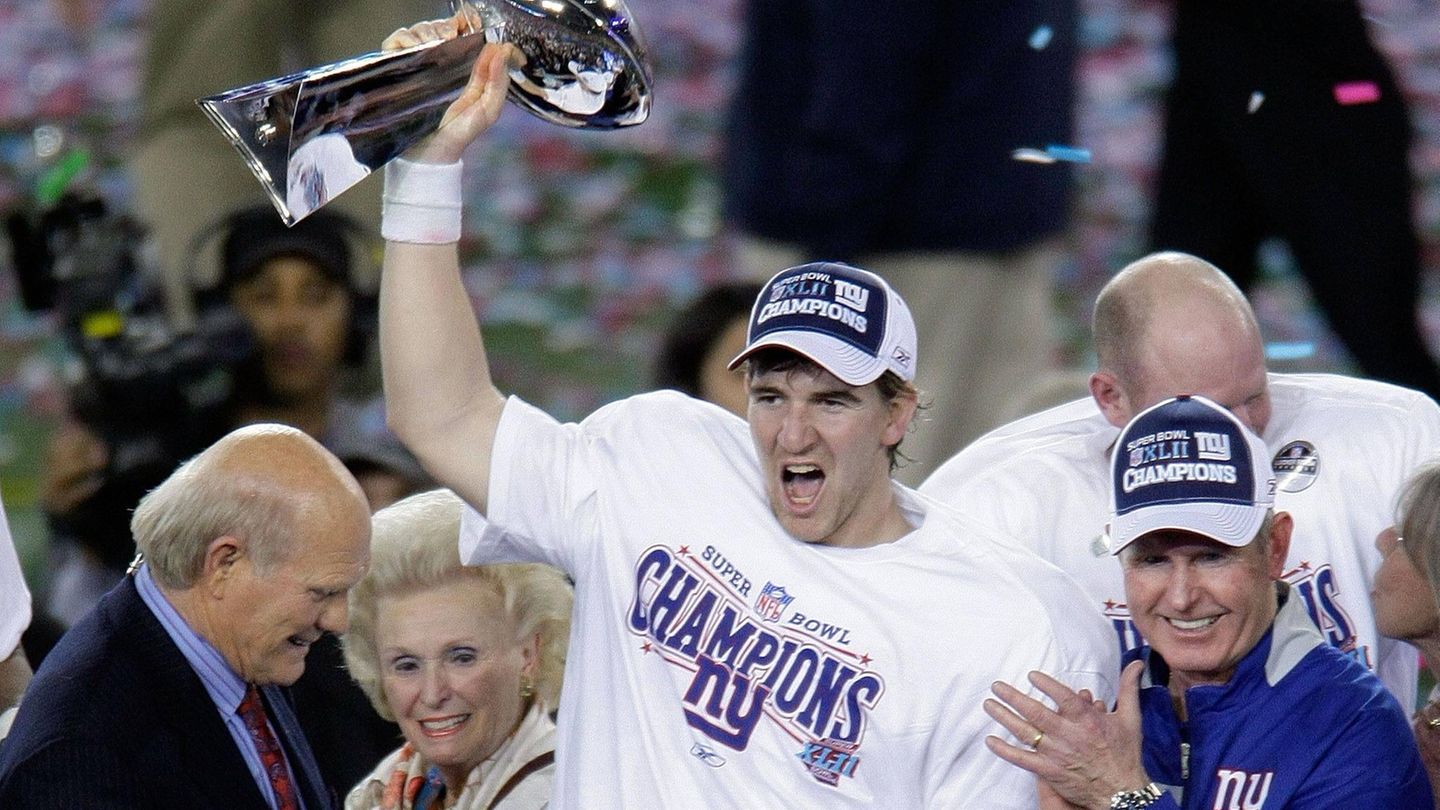 "Das letzte Spiel musst du immer gewinnen" – eine Binsenweisheit, die sich die New England Patriots 2008 wohl nicht zu Herzen nahmen. Das Team um Tom Brady spielte die perfekte Saison, verlor bis zum Super Bowl in Glendale kein Spiel – nur um dann 14:17 gegen die New York Giants um Quarterback-Star Eli Manning zu verlieren.