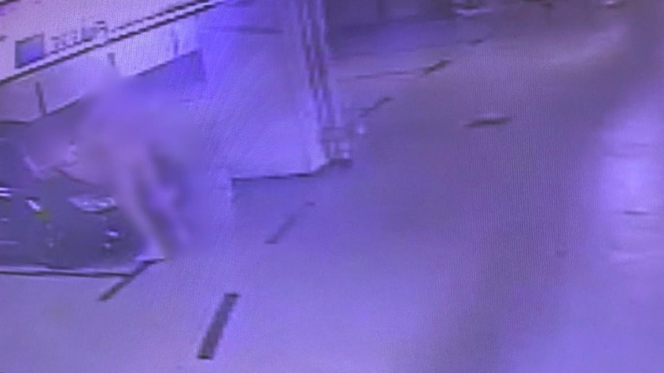 Paar zerdellt Auto bei Sex in Tiefgarage – Besitzer verklagt Parkhaus