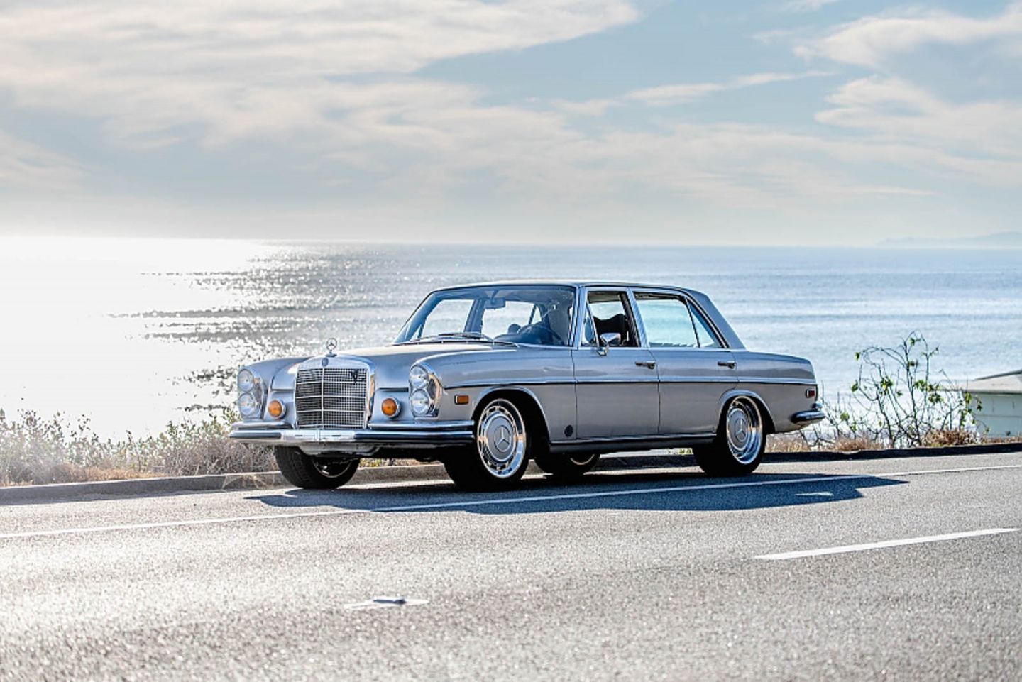 Icon Mercedes 300 SEL 6.2 Derelict