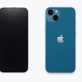 Zum Vergleich noch einmal der Vorgänger, das iPhone 13. Hier ließ sich nur die Vorderseite abnehmen. Sämtliche Technik im Innern steckt in diesem Bild in der Rückseite.