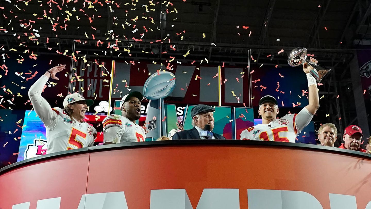 Super Bowl: Patrick Mahomes leads Kansas City Chiefs to victory