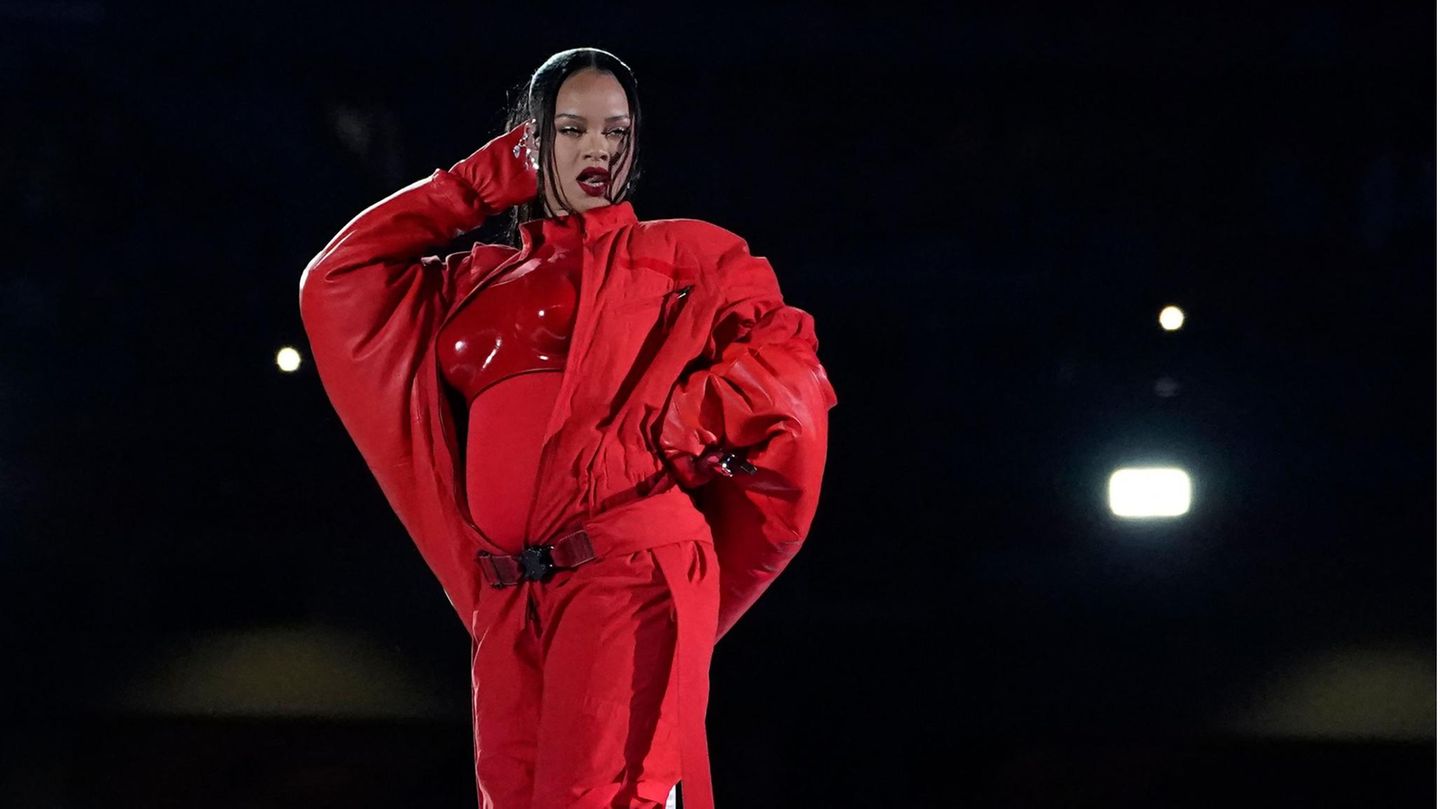 Fan-Reaktionen: Entt&auml;uschung und Ekstase liegen nach Rihannas Auftritt beim Super Bowl nah beieinander