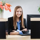 Banking, Finanzen und Versicherungen  Chief Financial Officer (CFO): 113.691 Euro  Betriebswirt/-in: 47.149 Euro  Versicherungsfachmann/-frau: 44.659 Euro  Bankkaufmann/-frau: 44.418 Euro  Buchhalter/-in: 40.718 Euro