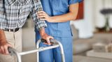 Gesundheits- und Sozialwesen  Pflegedienstleiter/in: 49.300 Euro  Sozialpädagoge/-in: 42.050 Euro  Pflegefachkraft: 39.262 Euro  Altenpfleger/-in: 38.176 Euro  Physiotherapeut/-in: 34.207 Euro
