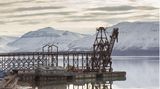 Ein Ladekran für Kohle im Hafen
