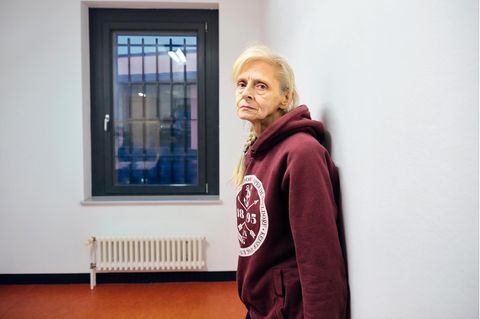 Gisa März, 56, wurde in Düsseldorf ohne Fahrschein erwischt, im November landete sie wegen des Schwarzfahrens in der Justizvollzugsanstalt Willich II