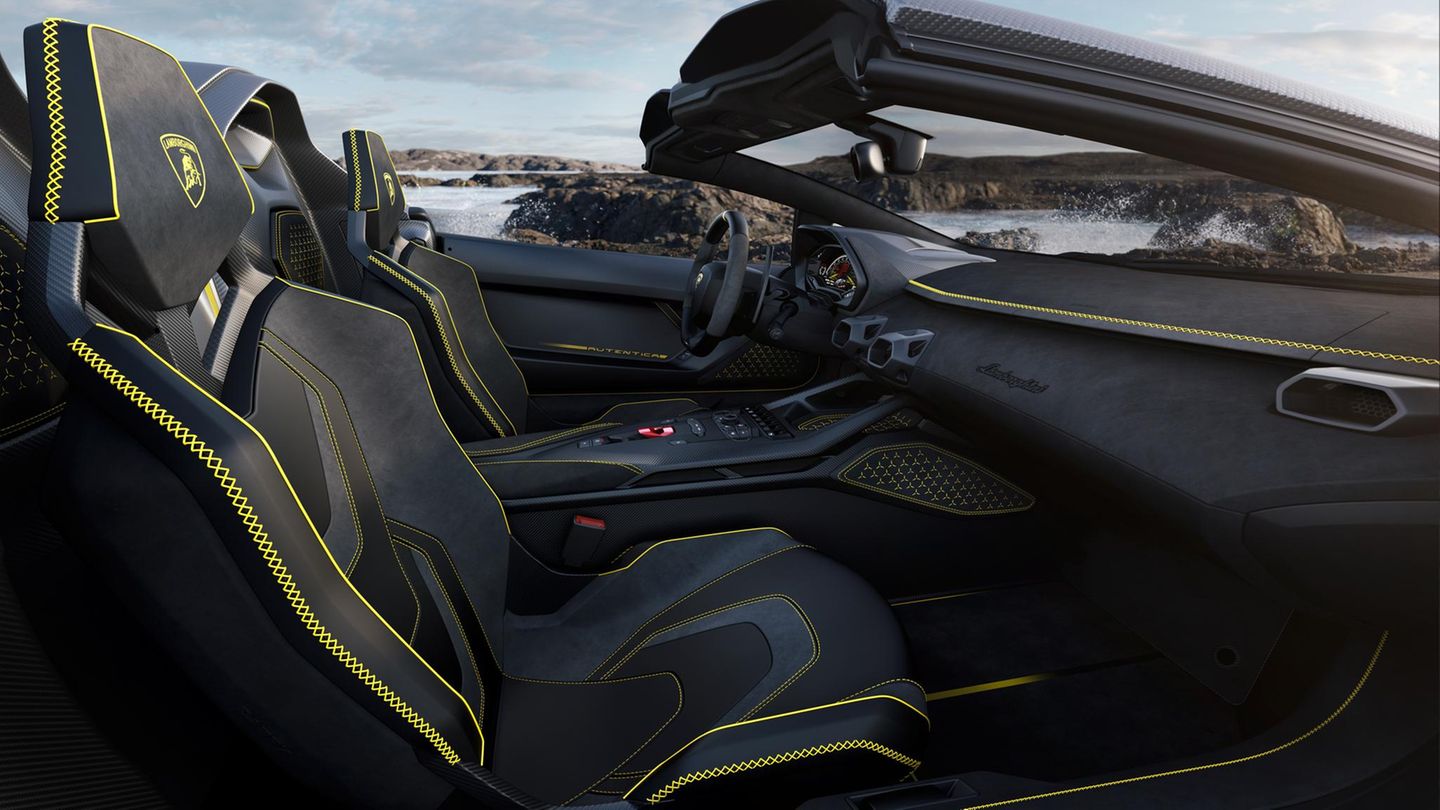 Lamborghini Autentica  Innen