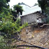 Schäden an einem Haus in Titirangi, einem Vorort von Auckland