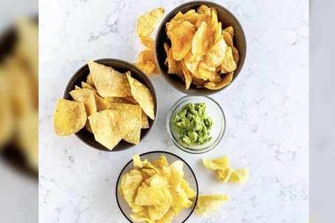 Chips und Süßigkeiten: Darum ist der Konsum abends noch ungesünder