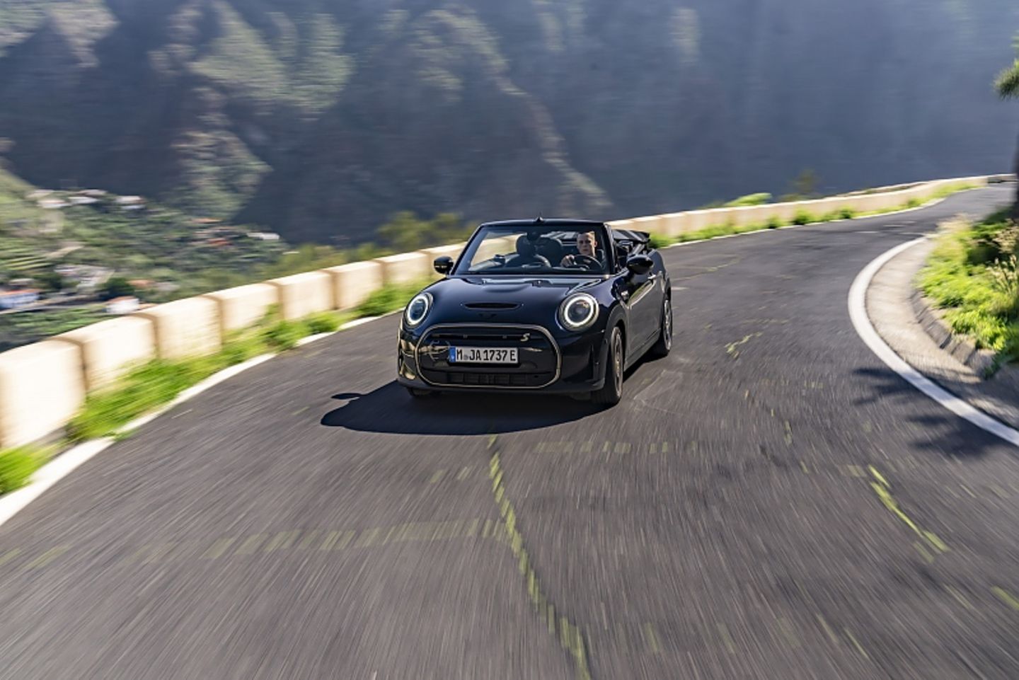 Mini Cooper SE Cabrio 2023