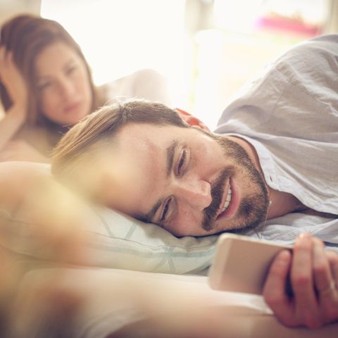 Psychologe Christian Hemschemeier gibt Tipps, was zu tun ist, wenn sich der Partner in eine andere Frau verliebt hat