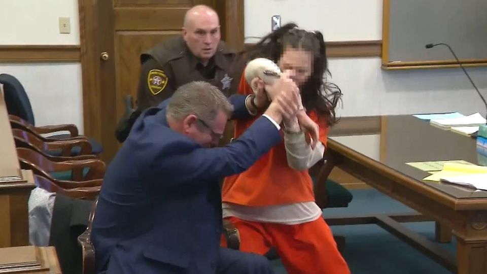 Wisconsin: Frau soll Freund zerstückelt haben – Angeklagte attackiert ihren Anwalt