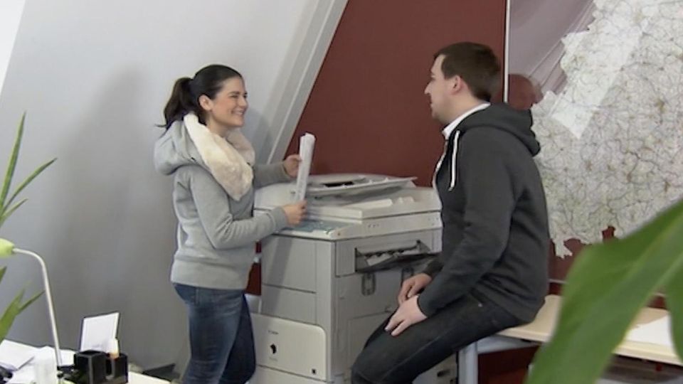 Darauf müssen Sie bei einer Beziehung im Büro achten
