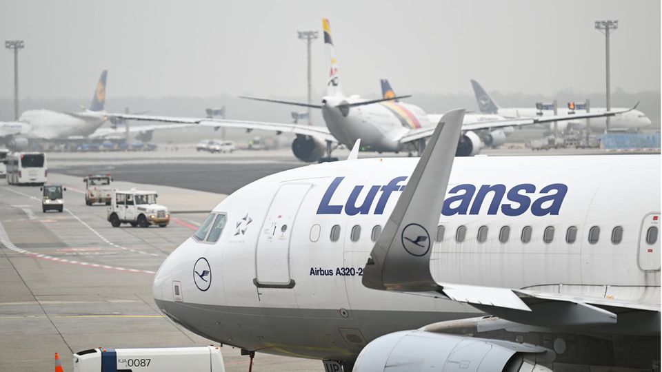 Die Lufthansa kämpfte am Mittwoch mit zahlreichen ausgefallenen Flügen