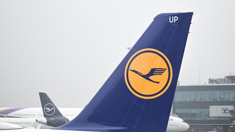 Nach dem Ausfall der IT läuft am Donnerstag der Betrieb der Lufthansa wieder nach Plan – bereits am Freitag kommt es aber erneut zu Ausfällen. 
