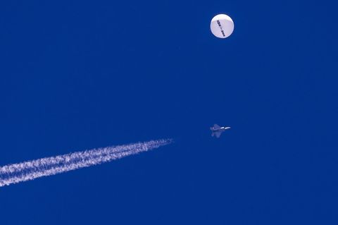 Aliens in einem UFO oder doch nur die Chinesen? Dieses Flugobjekt wurde von der US-Regierung am 4.2. vor der Küste von South Carolina abgeschossen