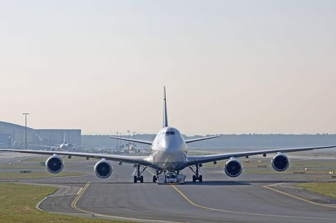 Boeing 747-8 auf Rollfeld