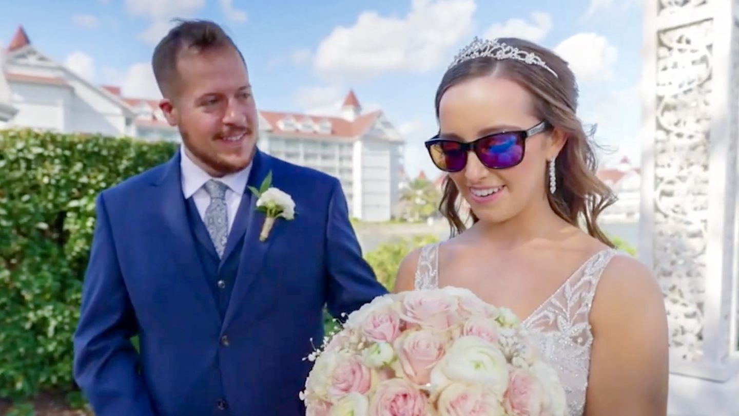 Color-blind bride sees colors for the first time at her wedding