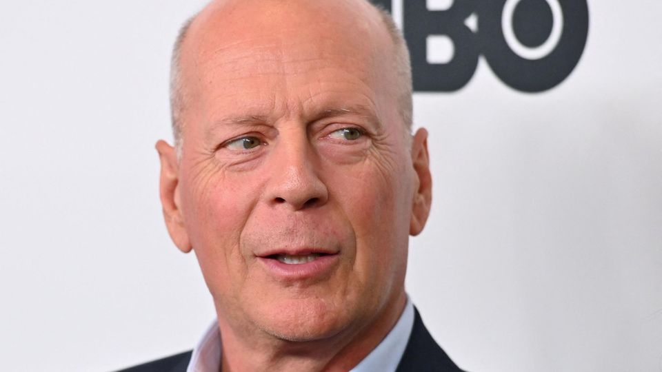 Nach Bekanntwerden der Sprachstörungen im vergangenen Jahr gibt es nun eine genaue Diagnose bei Bruce Willis: Demenz