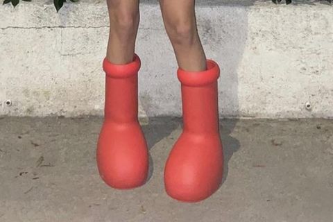 Die "Big Red Boots" von MSCHF – würden Sie sie tragen?