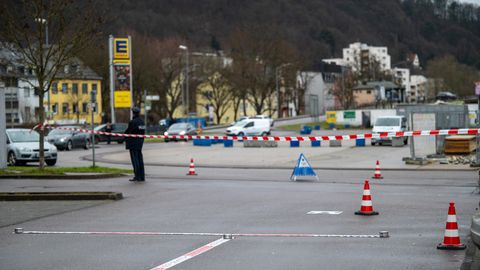 Am Tag nach den Übergriffen auf die Polizei machte sich die Spurensicherung in Trier an die Arbeit