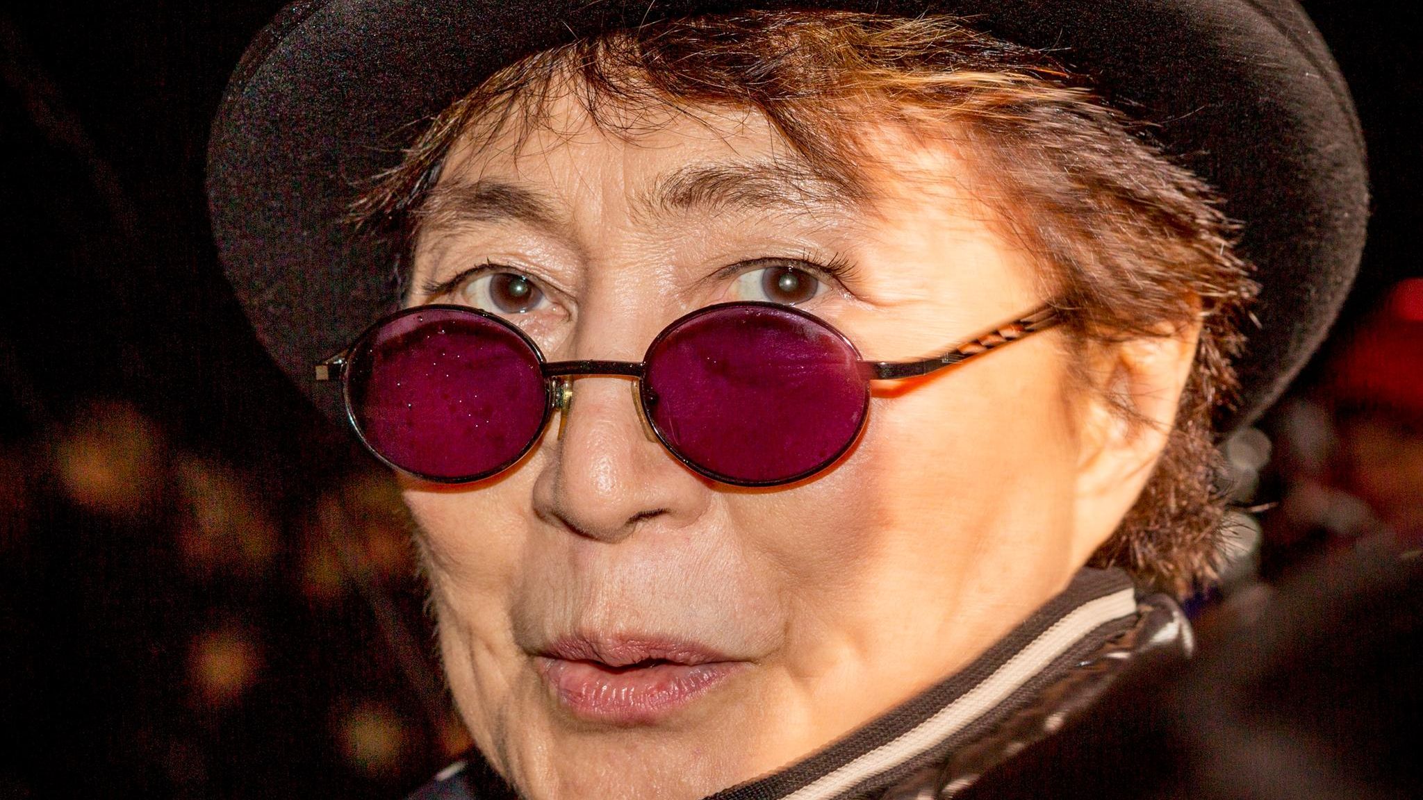 Yoko Ono wird 90 – diese Fakten über John Lennons Witwe sind falsch