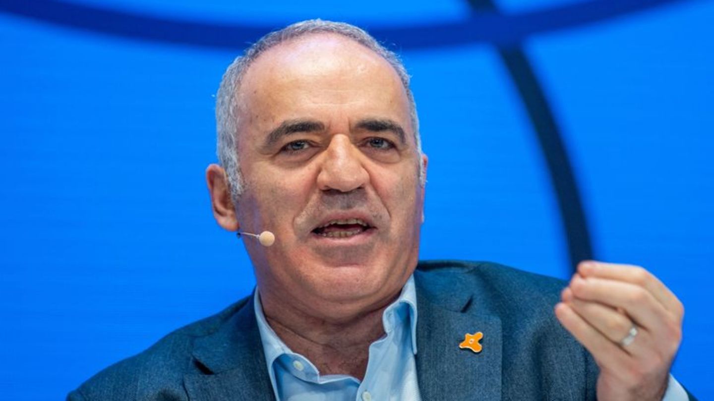 War in Ukraine: Kasparov: Ukraine Victory Key to Change in Russia