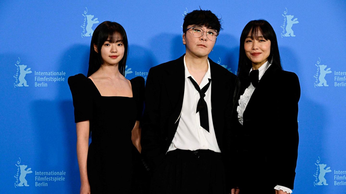 Direktor Byun Sung-hyun und die Schauspielerinnen Kim Si-A (links) und Jeon Do-yeon.