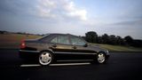 Eine Nummer größer geht es mit der ersten C-Klasse weiter. Der Mercedes-Klassiker kam 1993 zum ersten Mal auf den Markt.