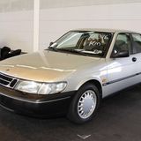 Etwas exotischer war der Saab 900 2. Hier steht er auf einer Gebrauchtwagen-Messe.