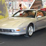 Sportlich geht es weiter: Der Ferrari 456 GT sieht immer noch modern aus, wird aber bereits 30 Jahre alt.