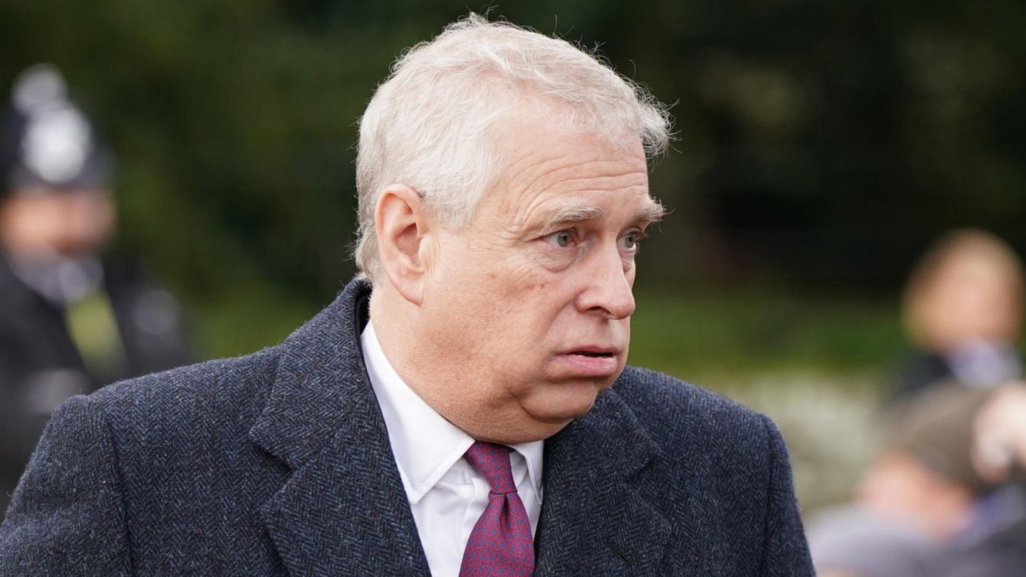 King Charles III  on austerity course: Prince Andrew has to worry about Villa
